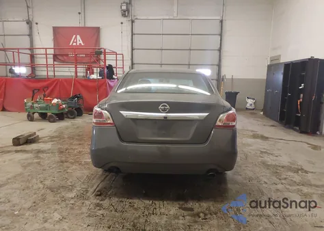 2015 Nissan Altima 2.5 S z USA, uszkodzony, nr VIN 1N4AL3AP2FC220374